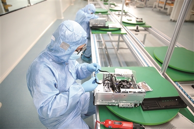 炒股配资咨询 “东华鹏霄”品牌首台国产化电脑正式下线